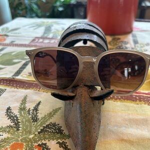 Ray-Ban RB 4306 Polished Beige